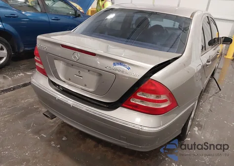 2004 Mercedes-Benz C 230 Kompressor Sport/Sport z USA, uszkodzony, nr VIN WDBRF40J04A581570